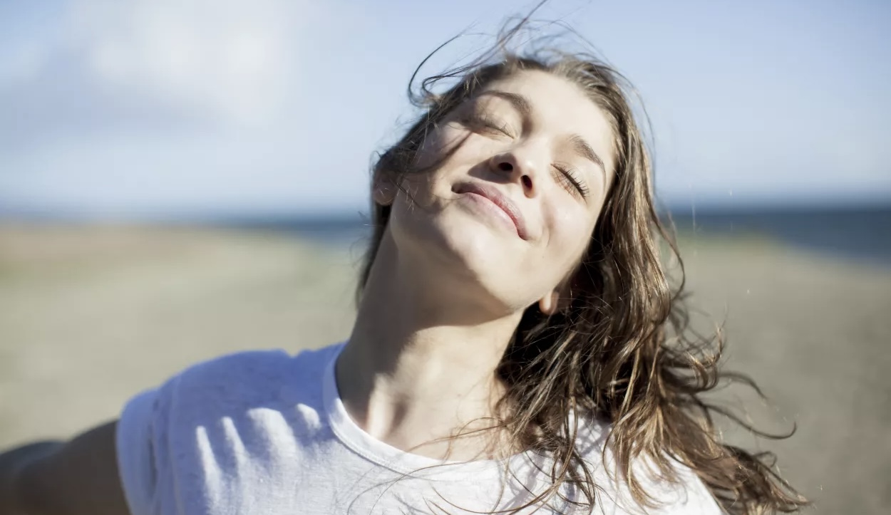 ¿Cuáles son las hormonas de la felicidad y cómo se activan de forma natural?