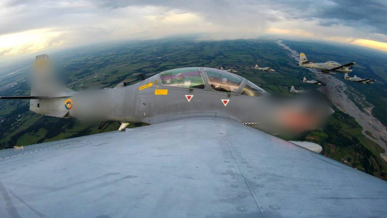 Dos aviones de la Fuerza Aérea colombiana colisionaron durante un entrenamiento