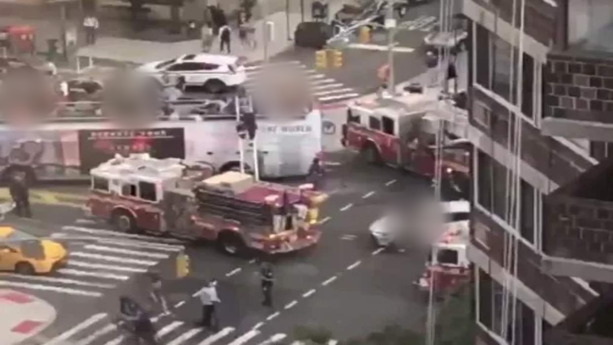 Decenas de personas resultan heridas tras una colisión de autobuses en Nueva York