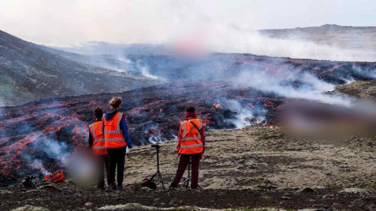 Entró en erupción un volcán en Islandia y las autoridades crean zona de seguridad