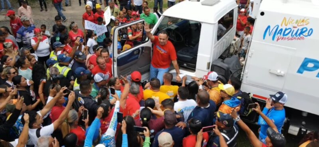 Gobernador de Portuguesa entregó camión compactador de desechos sólidos en San Genaro de Boconoíto