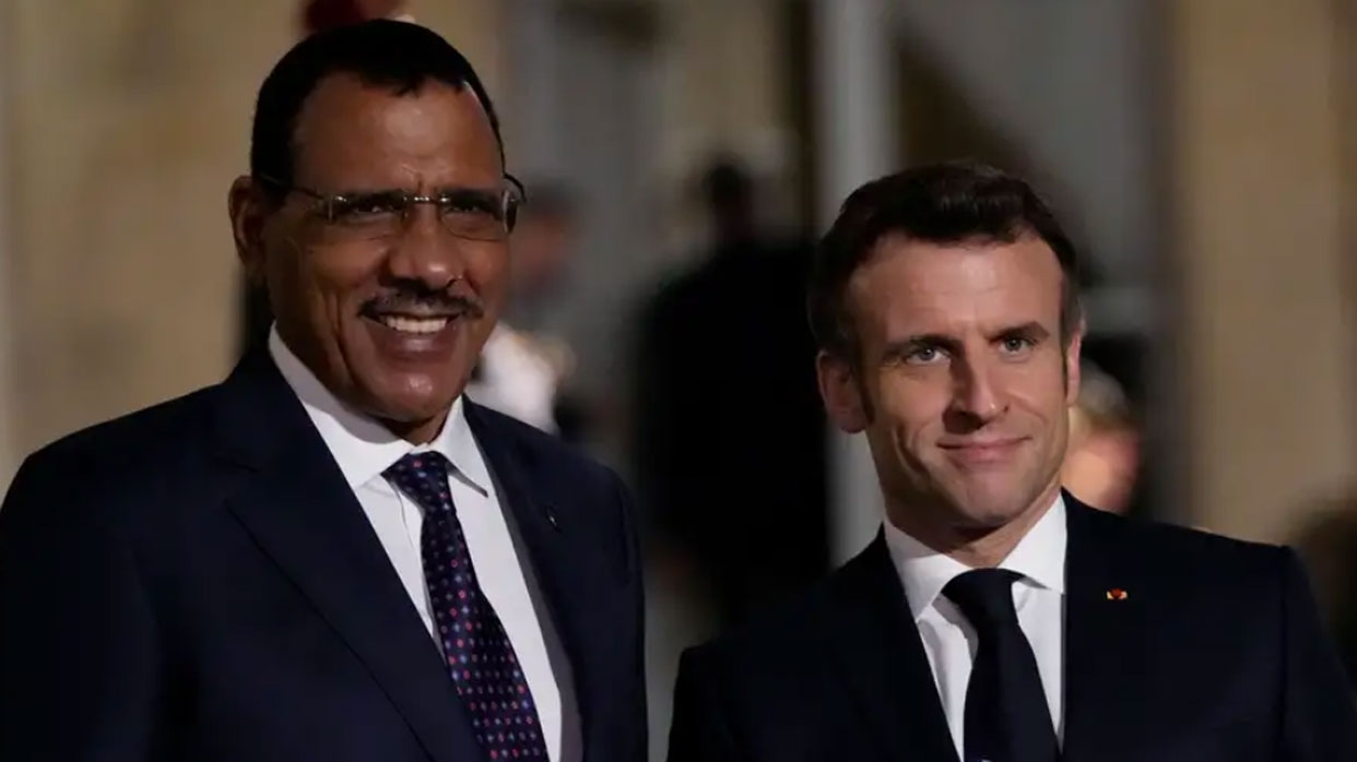 Francia suspende ayuda al desarrollo para Níger tras golpe