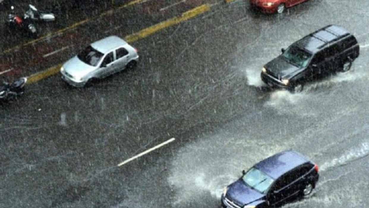 Fuertes lluvias generaron retraso vehicular en gran parte de la ciudad capital