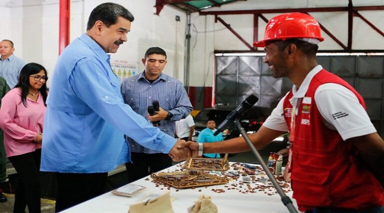 Presidente Nicolás Maduro destaca política económica frente a los ataques de la derecha