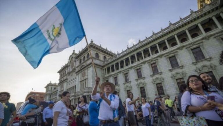 Convocan a un paro nacional de la ciudadanía en Guatemala para denunciar la corrupción