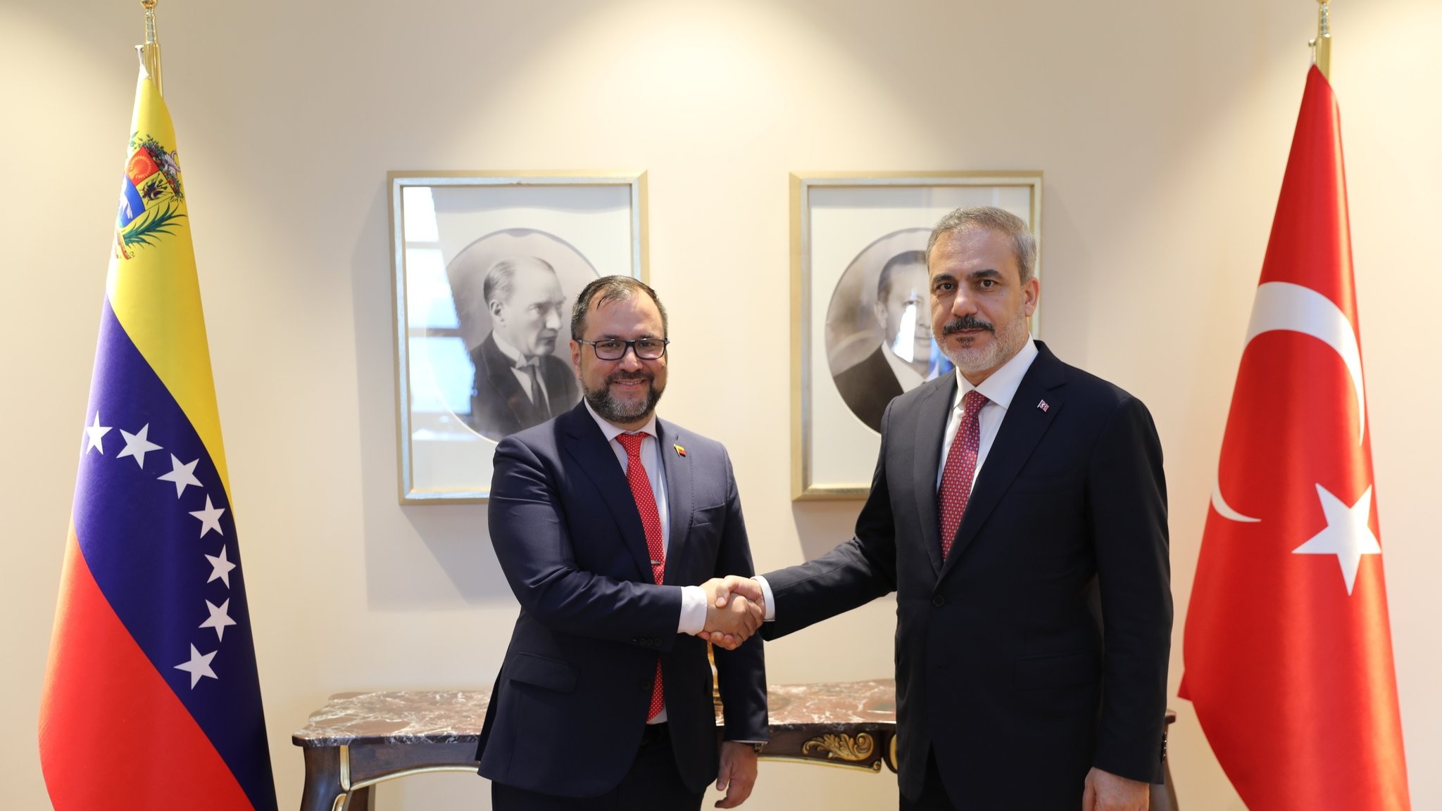 Venezuela y Turquía firmaron acuerdo para protección recíproca de inversiones