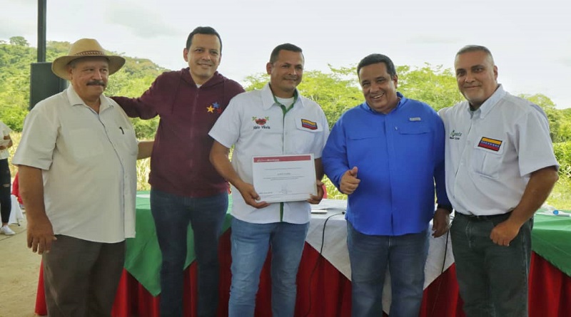 Banco Bicentenario entregó financiamiento a productores trujillanos