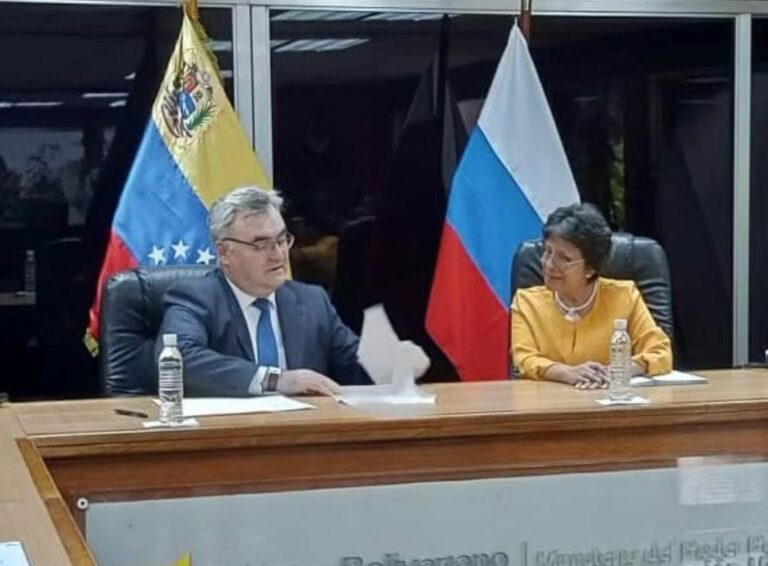 Venezuela y Rusia conversan sobre proyectos en la educación universitaria