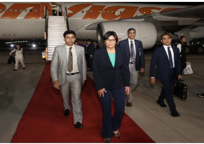 Vicepresidenta Delcy Rodríguez viaja a la India en busca de nuevas alianzas comerciales