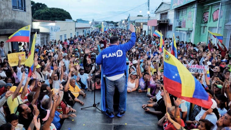 José Brito con una marea humana lanzó su candidatura presidencial desde Anzoátegui