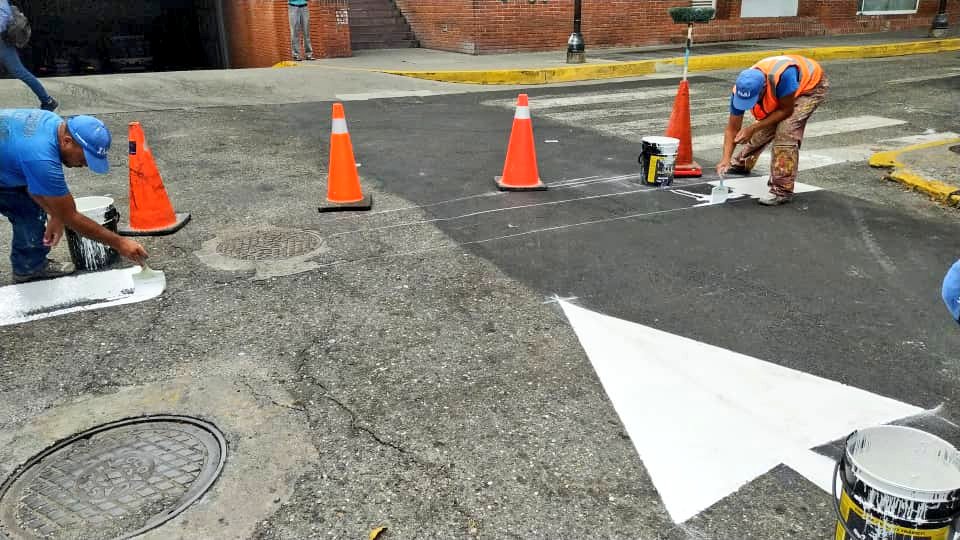 Alcaldía de Chacao realizó demarcación vial en la calle Cecilio Acosta con Monseñor Juan Grilc