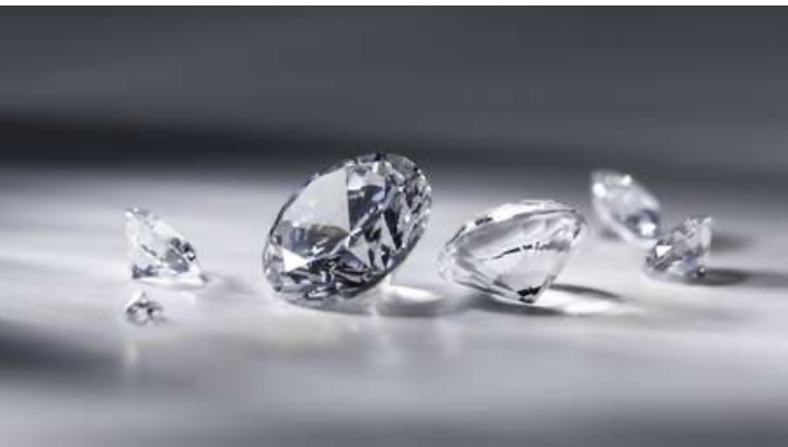 EE.UU. congela 26 millones de dólares en transferencias de fondos de empresas de diamantes de la India