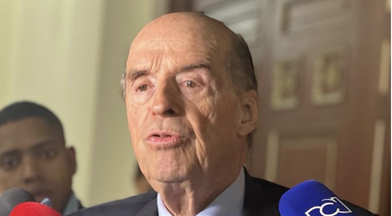 “Las instituciones no están en crisis ni el presidente recortará su mandato”, canciller Álvaro Leyva sale en defensa de Gustavo Petro