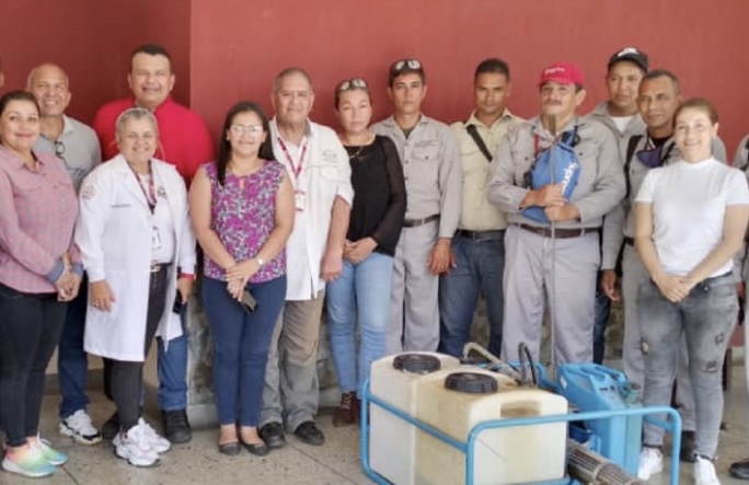 Fumigan para evitar la propagación del dengue en Barinas