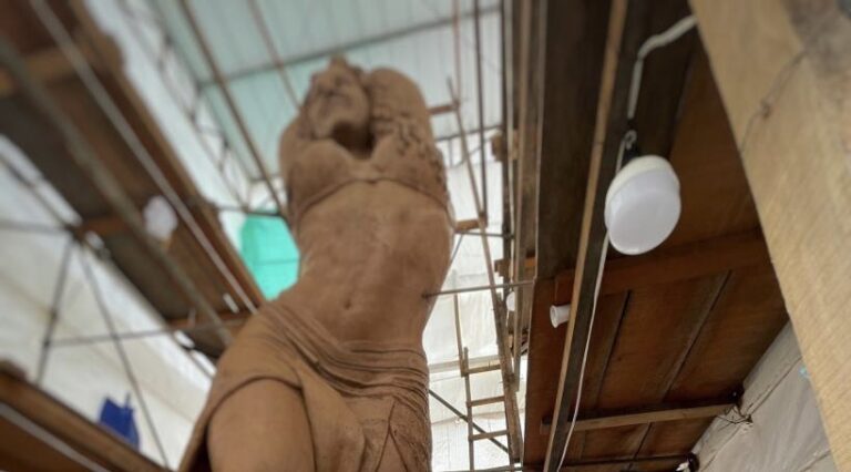 La estatua de Shakira en Barranquilla tiene un avance cercano al 70%