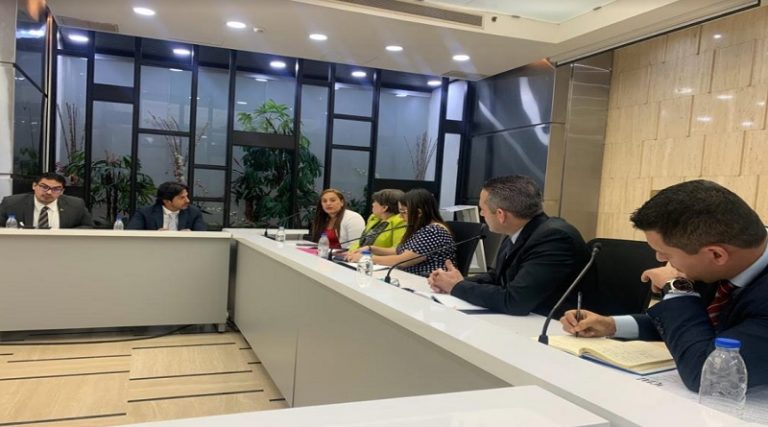 Venezuela y España evalúan canje de licencias para conducir