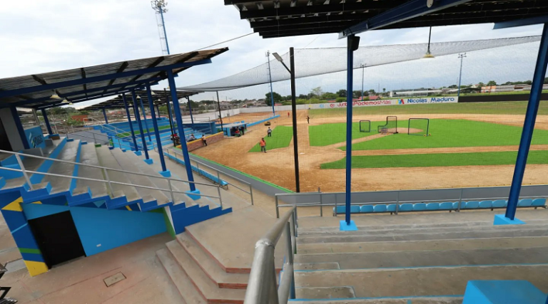 Muestran avance de rehabilitación del estadio Las Comunales en Monagas