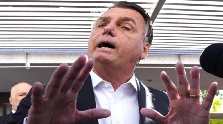 Citan a Bolsonaro para declarar sobre el intento de golpe en Brasil