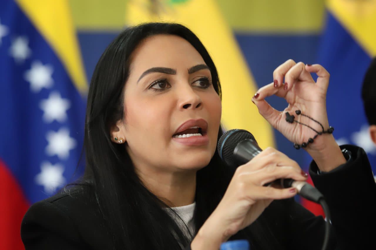 Delsa Solorzano: “Es que yo no tengo plata, yo ando en carro, no ando en avión y eso me preocupa” (+ Video)