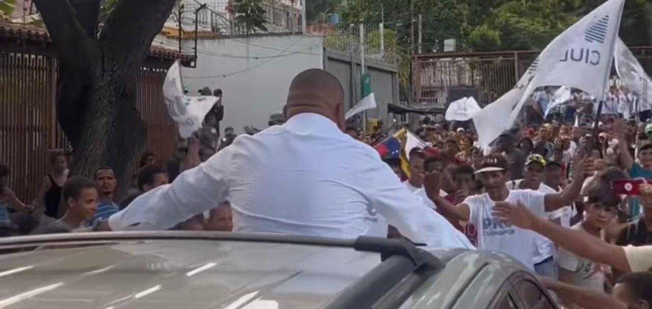 Leocenis García: Un político que pide sanciones contra la gente de los barrios no merece ser nacionalizado (+ Vídeo)