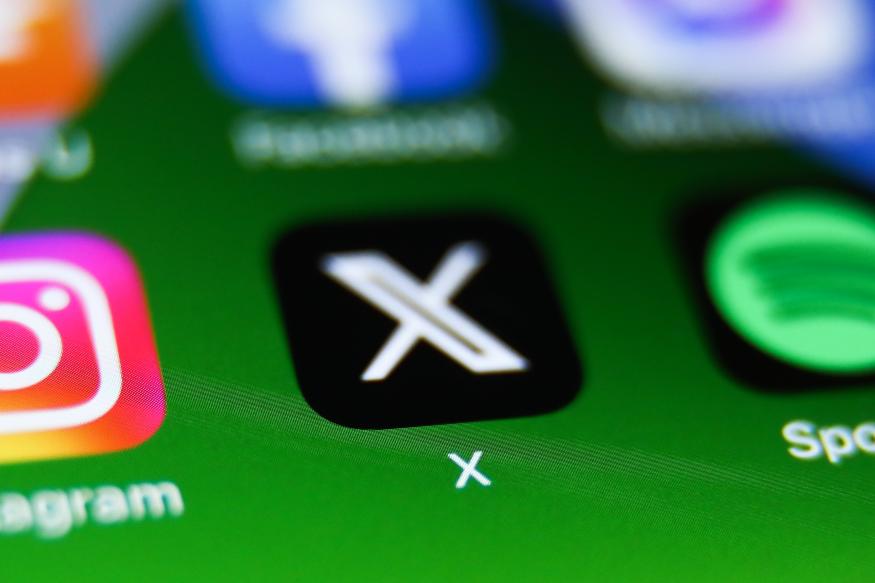 Los suscriptores de X Blue ahora pueden ocultar sus marcas de verificación