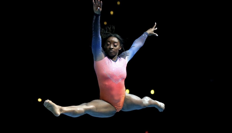 Simone Biles regresa a la gimnasia tras un parón de casi dos años