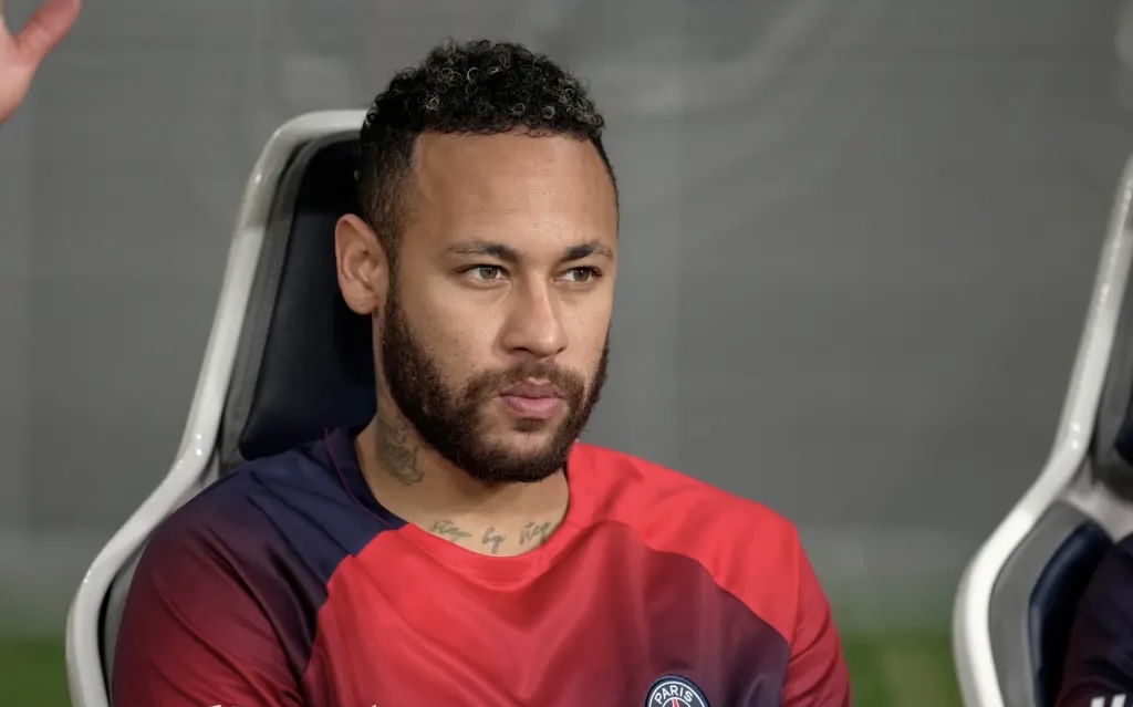 Neymar comunica al PSG su deseo de salir del club este verano, según L’Equipe