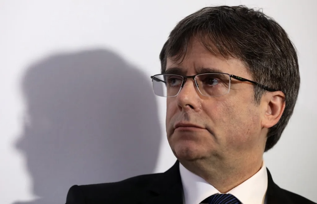 El Tribunal Constitucional inadmite el recurso de Puigdemont contra su orden nacional de detención y la Fiscalía lo recurre