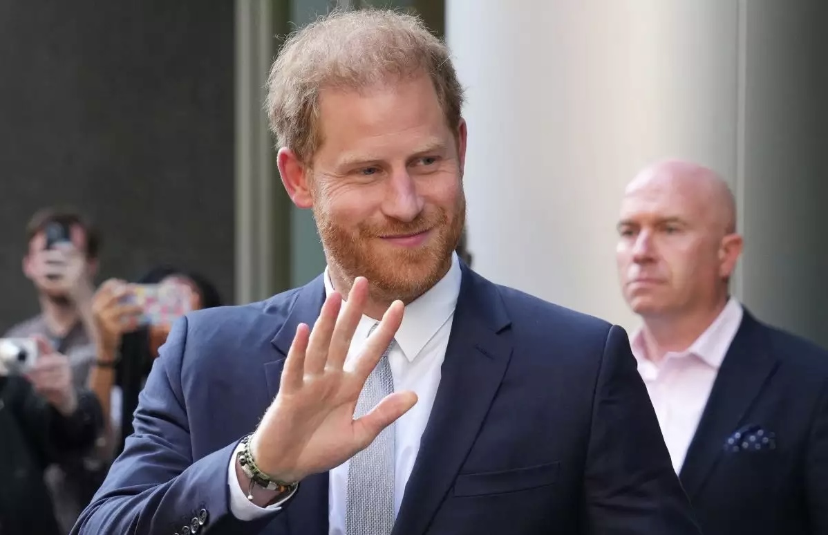 Familia real le quita a Harry el título de Su Alteza Real en el sitio web