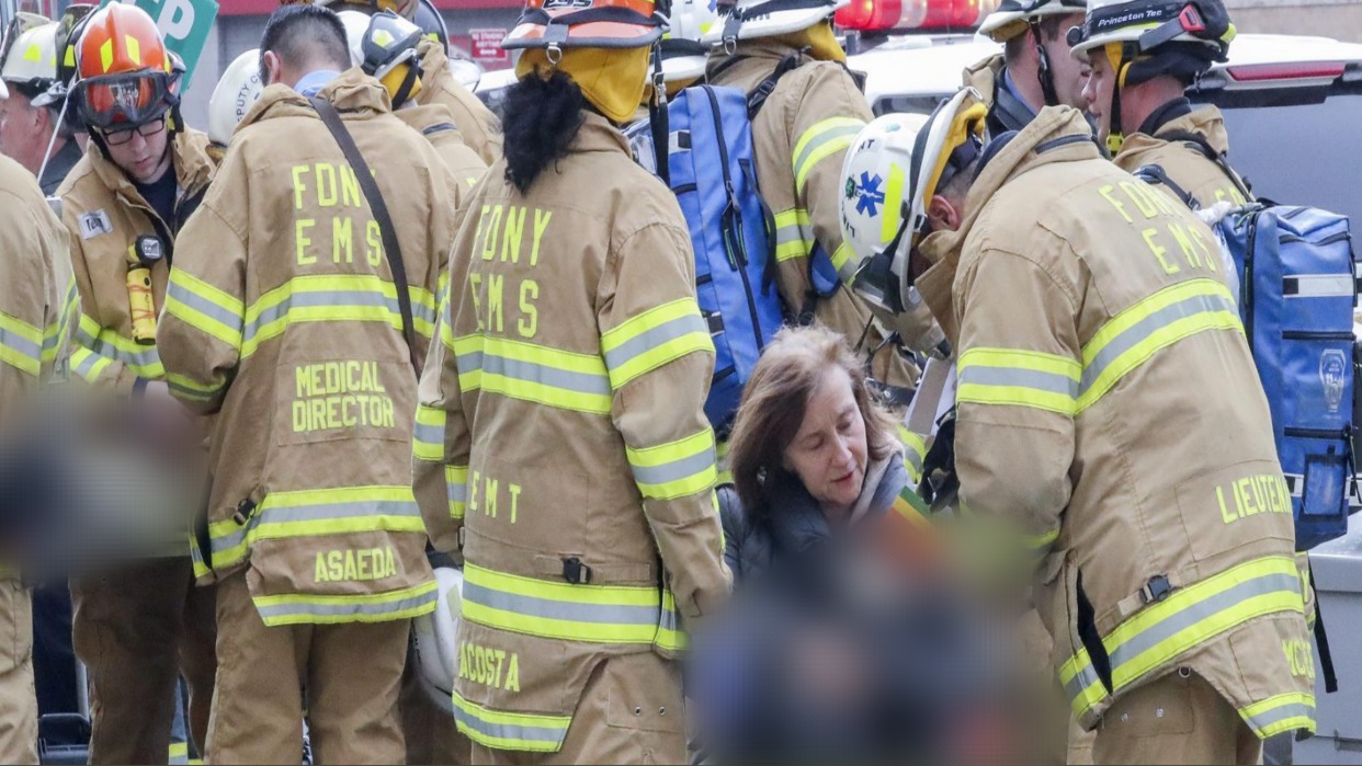 Se descarrilan ocho vagones de tren en Nueva York y causan 10 heridos