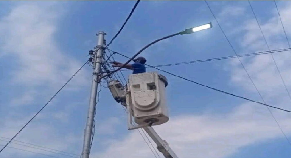 Alcaldía instala más de 100 lámparas LED en el estado Bolívar