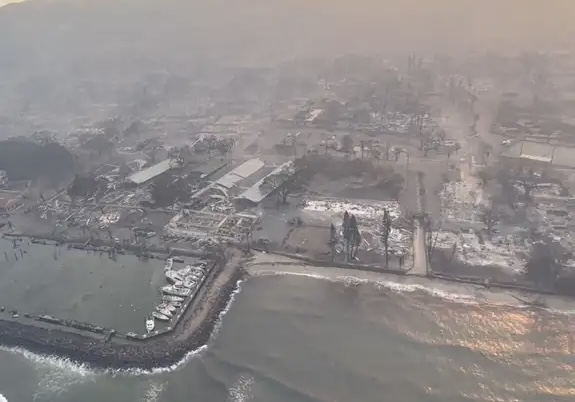 Incendios forestales en Hawái dejan al menos 36 muertos