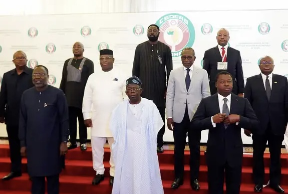 Cedeao moviliza fuerzas para “restaurar el orden” en Níger