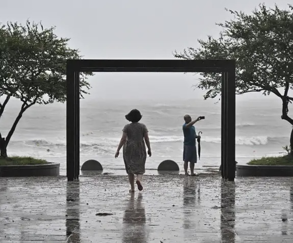 El ciclón Khanun deja amplios daños en Corea del Sur
