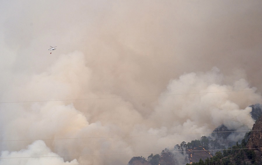 El incendio de Tenerife supera ya las 800 hectáreas de superficie quemada