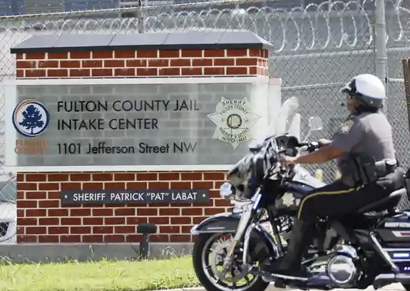 Fiscalía de Georgia adelanta la fecha de juicio contra Trump