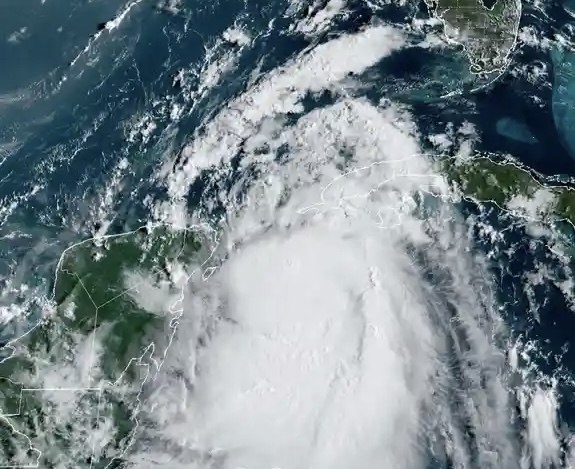 Cuba emite «alarma ciclónica» ante la cercanía de Idalia