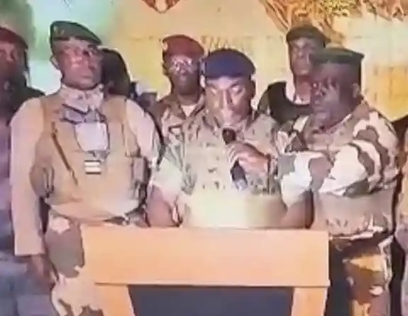 Nuevo golpe en África: militares toman el poder en Gabón
