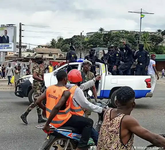 Unión Africana suspende a Gabón por golpe militar de Estado