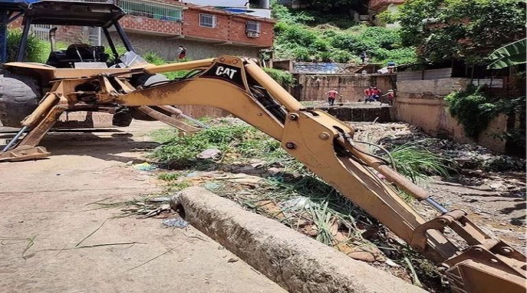 Saneamiento en quebradas de Antímano mitiga riesgos por lluvias