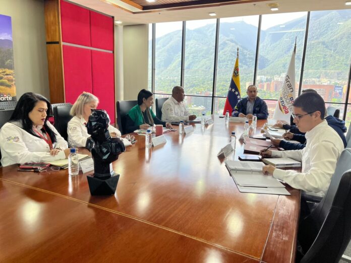 Autoridades establecen acciones estratégicas para potenciar peajes