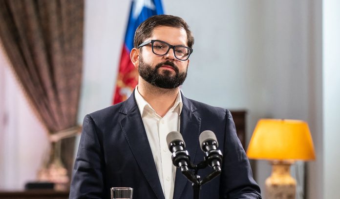 Boric hace tercer cambio en su gabinete en menos de año y medio