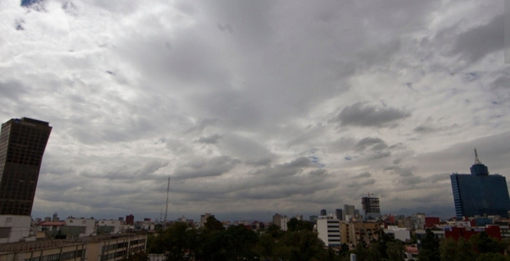 Jueves de abundante nubosidad con fuertes lluvias prevén en el país