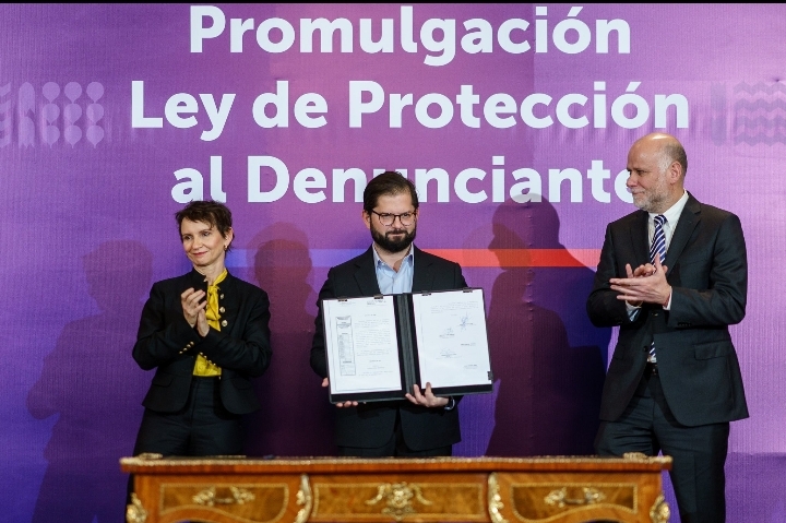 Presidente de Chile promulga Ley de Protección al denunciante