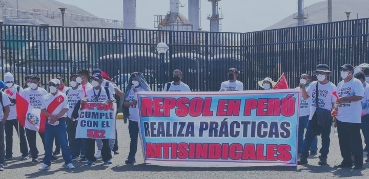 Estalla huelga de 48 horas en refinería de Repsol en Perú