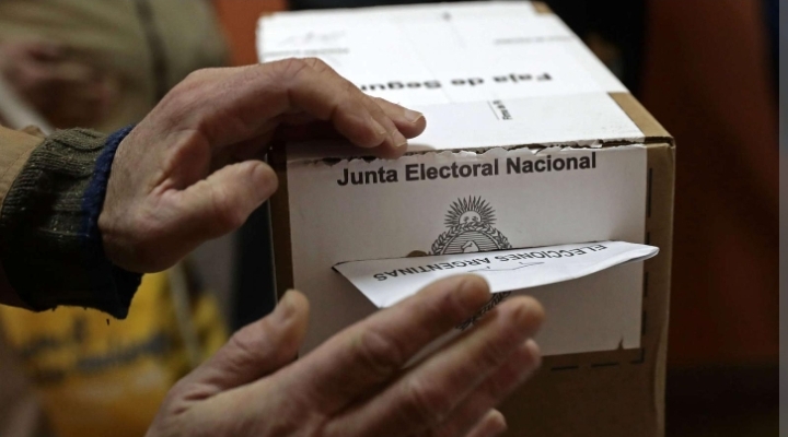 Abren las casillas de votación en las elecciones primarias en Argentina