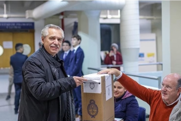 PASO 2023: Alberto Fernández celebra que Argentina vote a 40 años del regreso de la democracia