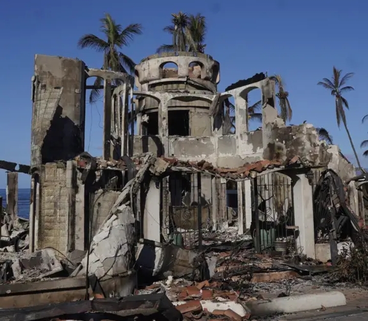 Cifra de muertes por incendio de Hawái supera las 100