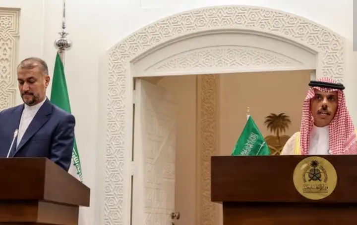 Ministro de Exteriores de Irán visita Arabia Saudí