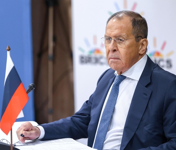 Lavrov explica a qué se debe el «explosivo» crecimiento del interés por los BRICS